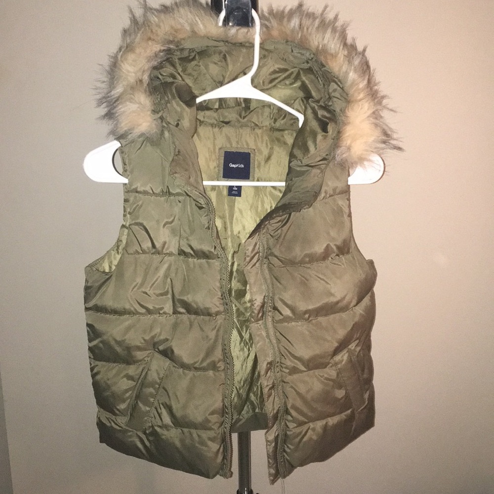 Gap Kids Hooded Puffer Vest with detachable fur